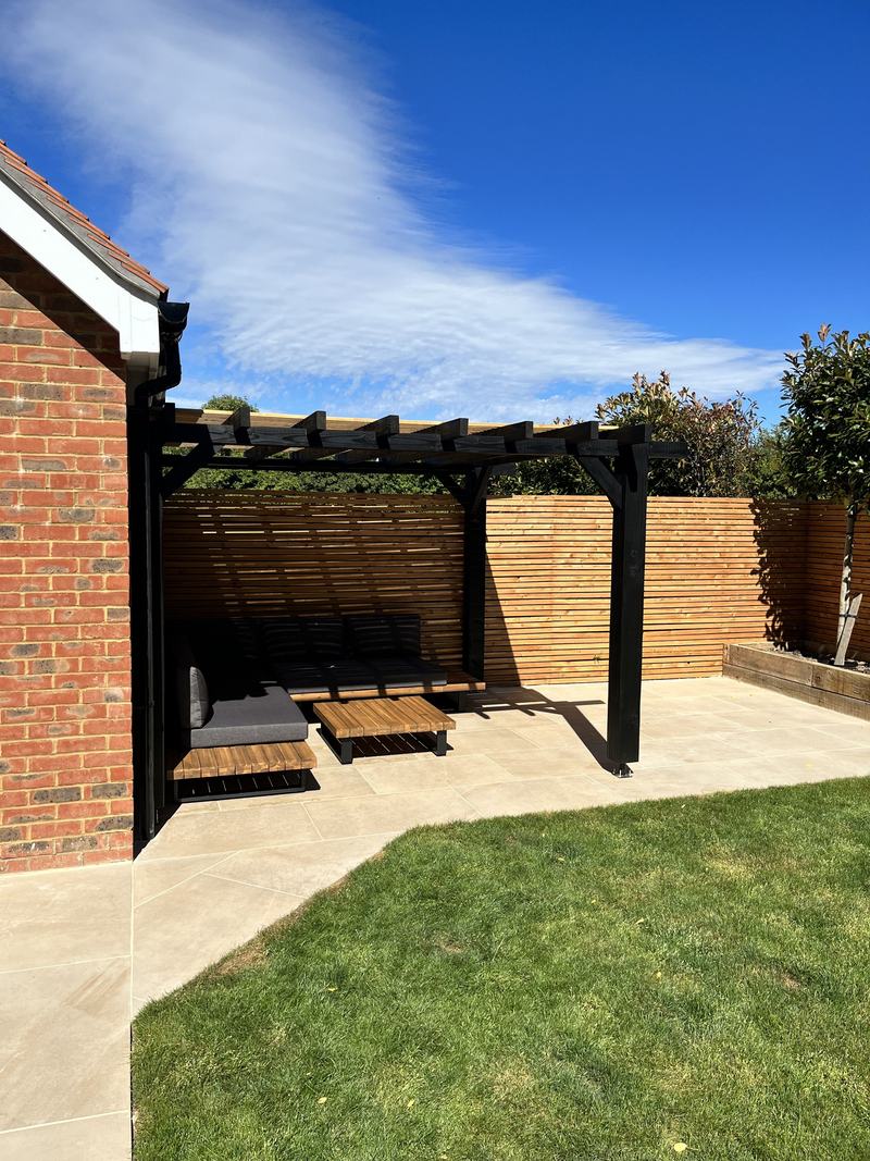 Garden pergola and screening: after