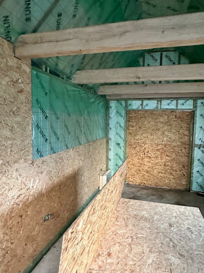 Boarding: Breathable membrane and boarding fitted.