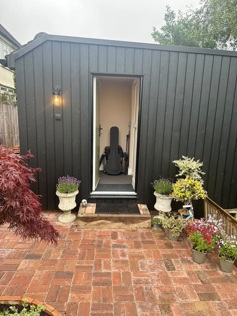 Garden music studio and book storage in Tunbridge Wells